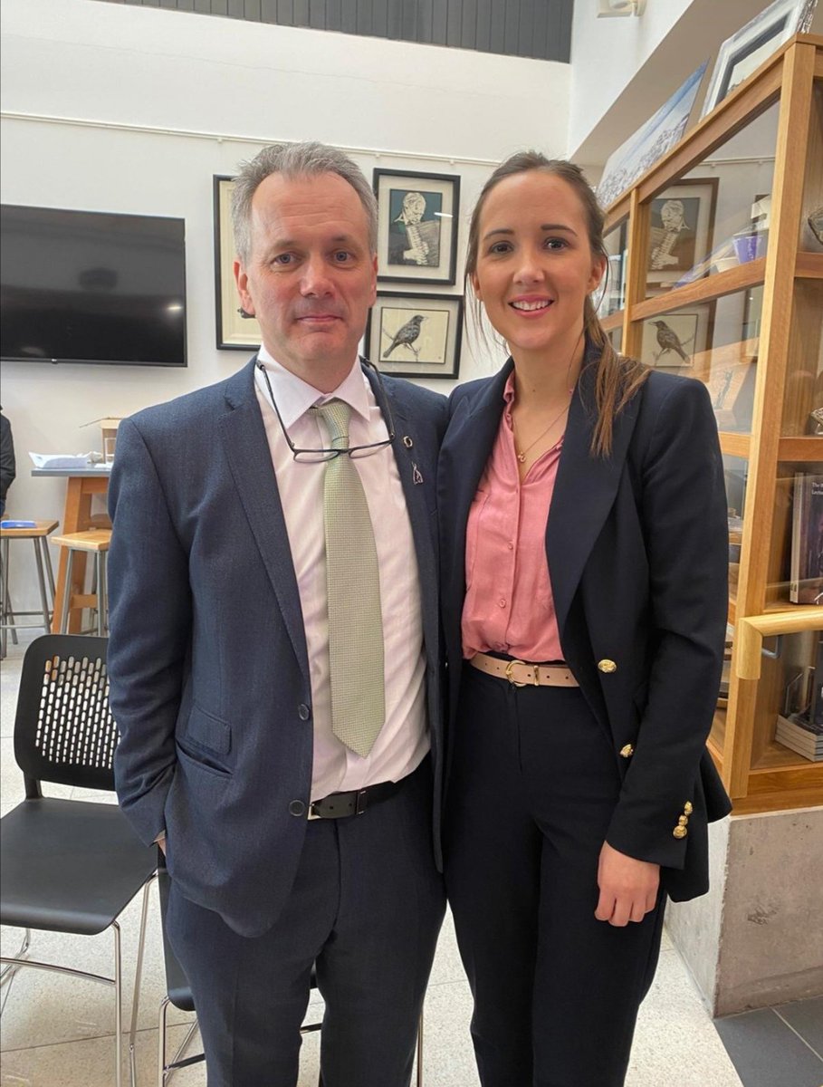 unamkelly's tweet photo. Bhí idir cheol, chainteanna agus chraic ag oscailt oifigiúil na cultúrlainne úire @AMhacha inniu. Comhghairdeas ó chroí leis na stiúrthóirí agus na tionóntaí. Is breá liom an oifig úr atá ag @GaelLinn (nach iontach an radharc ón oifig😍)  #Gaeilge #Cultúrlann #ArdMhacha https://t.co/G5vQo3QG3Z