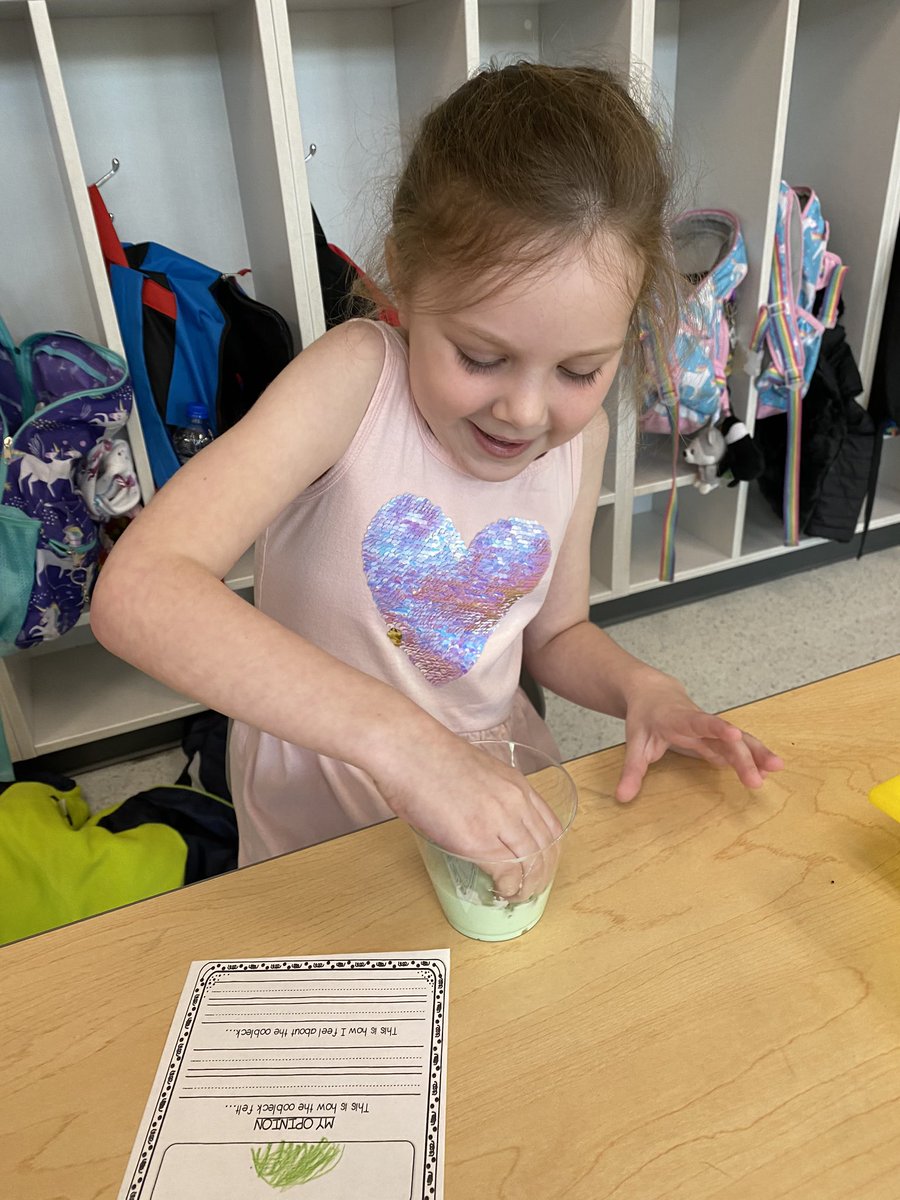 kinderwithbigs's tweet photo. Finished #DrSeussWeek with oobleck!! These kiddos loved Bartholomew Cubbins and couldn’t wait to get their hands on the oobleck we made in our classroom! https://t.co/lhx3ukkW6q