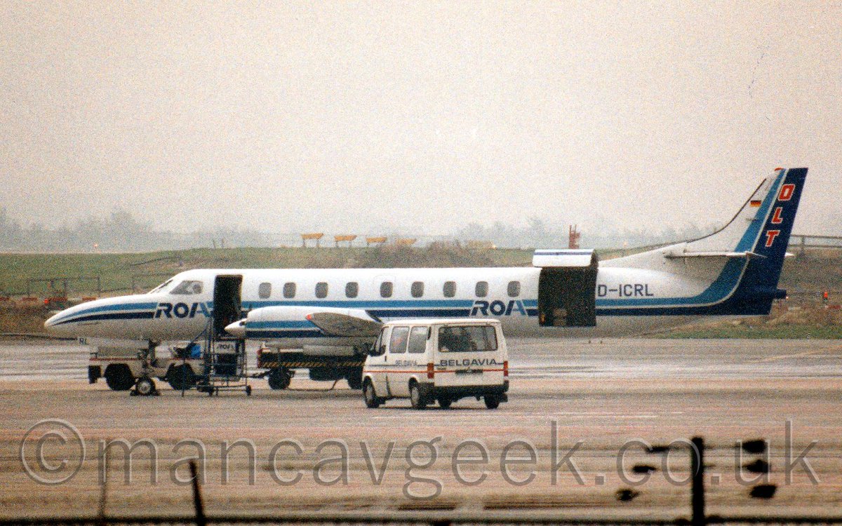 mancavgeek's tweet photo. Bonus Photo of the Day 2020-03-06.
D-ICRL, Swearingen SA226-TC Metro II, OLT, at Brussels Airport, 24th September 1996.
#avgeek #planespotting #potd #brussels #bru #ebbr #swearingen #sa226 #metro #olt https://t.co/Lthz3VLaOf