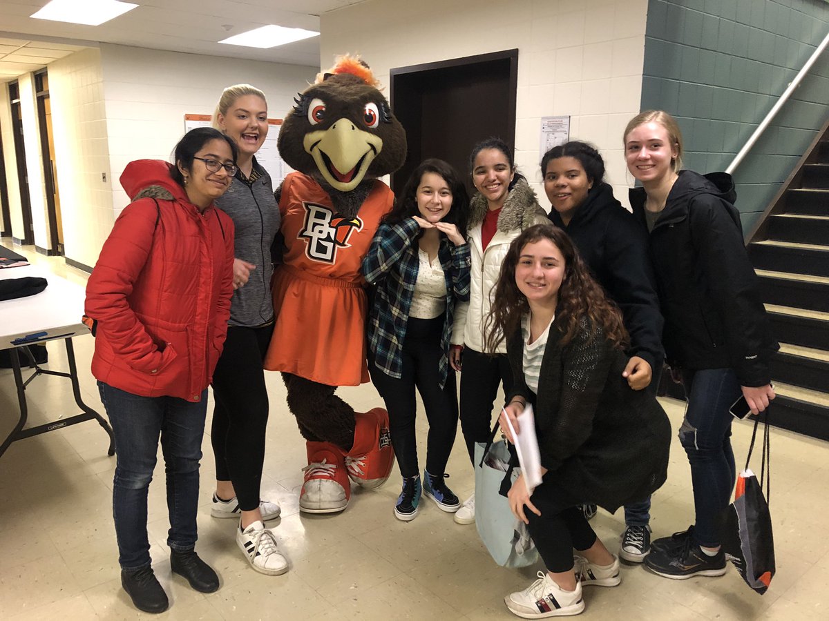 WomeninTechBGSU's tweet photo. We had a BLAST showing potential  #WomenInTECH high schoolers the best of @bgcollegeoftech !! 🧡⚙️ Thank you to everyone who joined us today!! https://t.co/sJ9weSEEjy