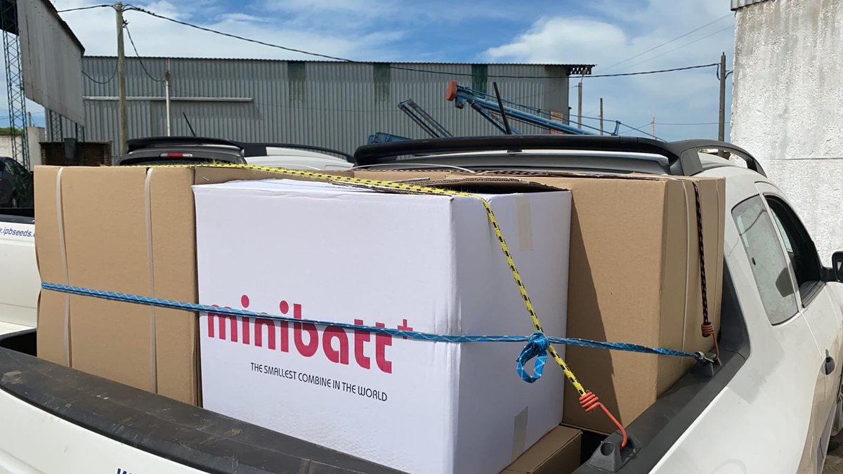 minibattuy's tweet photo. Los #minibatt llegaron al país y ya se desparraman por el mismo como reguero de pólvora, como pandemia de #coronavirus, como chisme de señora adulta, como cada dólar producido en el agro en la economía nacional .... https://t.co/jDevUTHrE1