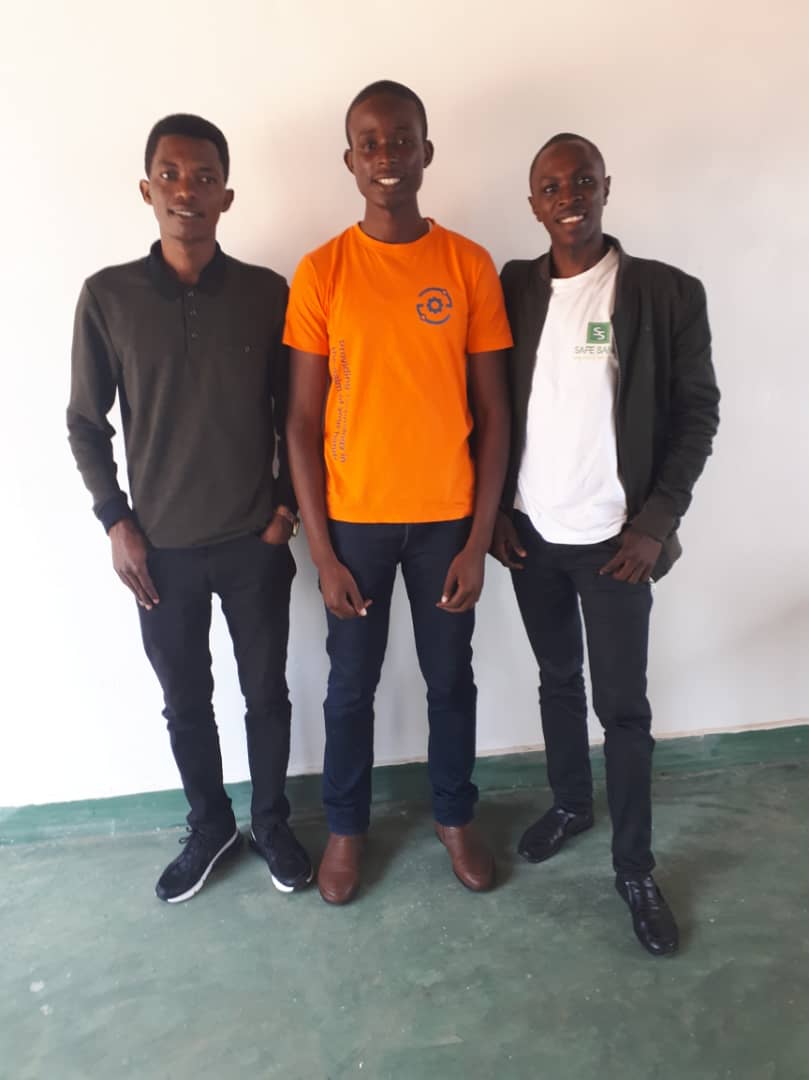 ShadrachMunye's tweet photo. Rwandan Tech Founder. @SAFESANA1 @Aquasafi_Rw @nyerekatech @NIYONZIMAPierr3 @SAFARIEric_ 
Helped by @Startups250 @RwandaICT @ICTChamberPSF @RwandaPolytec 
Like this #post if you appreciate our startup. https://t.co/4IIOKLJg5X