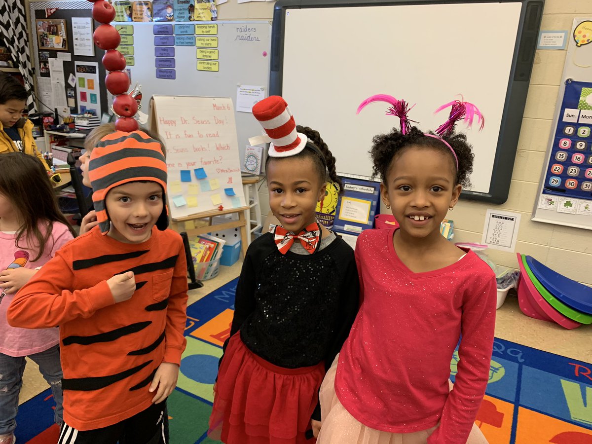Laura_Bernick's tweet photo. It was a fun Dr. Seuss day! #rstories20 https://t.co/jcXSNgRXsy