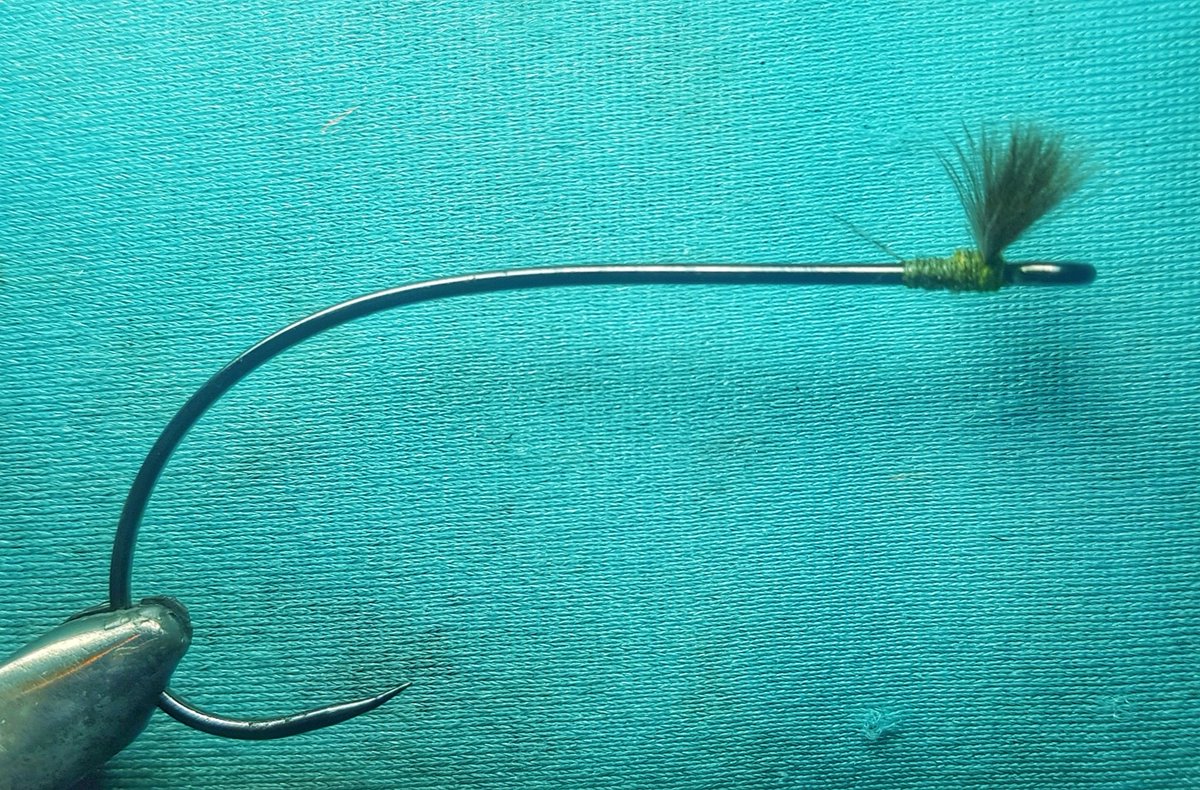 incompangler's tweet photo. One of the great things about going to shows is being able to bounce ideas around, so when I was asked about the possibility of me tying some smaller flies on slightly larger hooks, I ran with the idea.... sz18 CDC olive dun on a size 8/0, looks ok to me
#flytying #flyfishing https://t.co/H6wJA09vcm