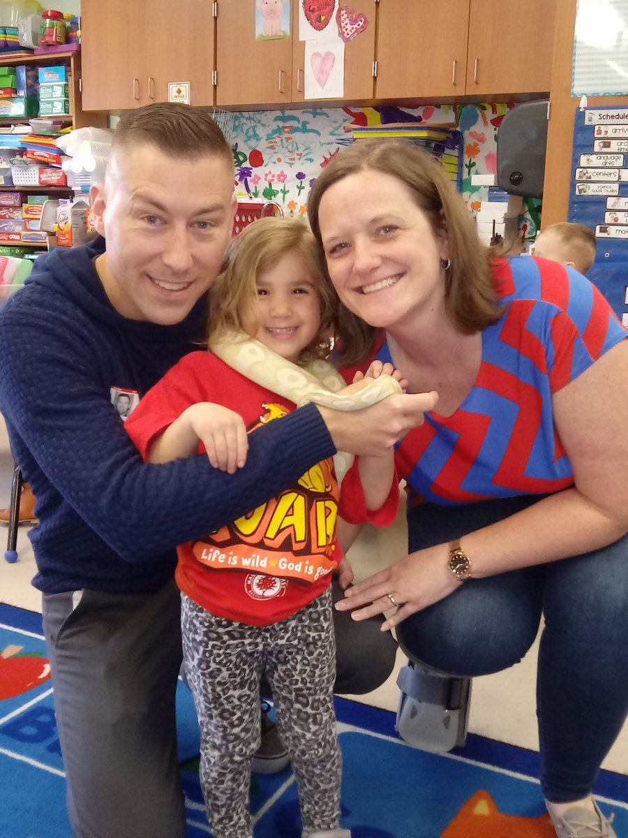 ValEngelke's tweet photo. Thank you to Zoe and her parents for bringing in the coolest letter SSSSSSS homework ever! #NSEBold https://t.co/e6nbuwxbYu