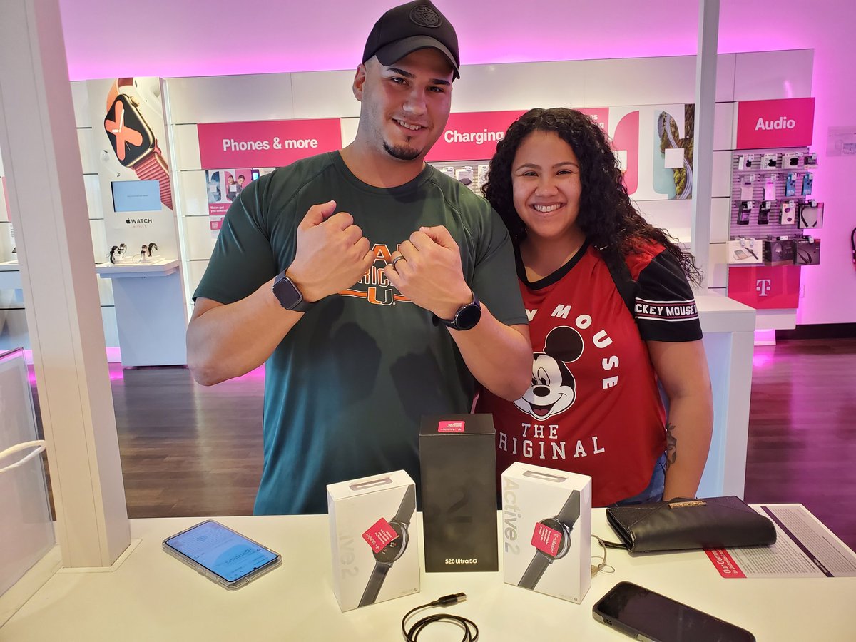 Its_Only_Me_40's tweet photo. Two iphone users just converted to #Samsung and purchased the #SamsungGalaxyS20Ultra and 2 #SamsungActive2 happy to join #TeamSamsung #SamsungPro #SamsungElite @FSMRENZOZ @rdmgperez @TMobile https://t.co/CjH8tOfwf7