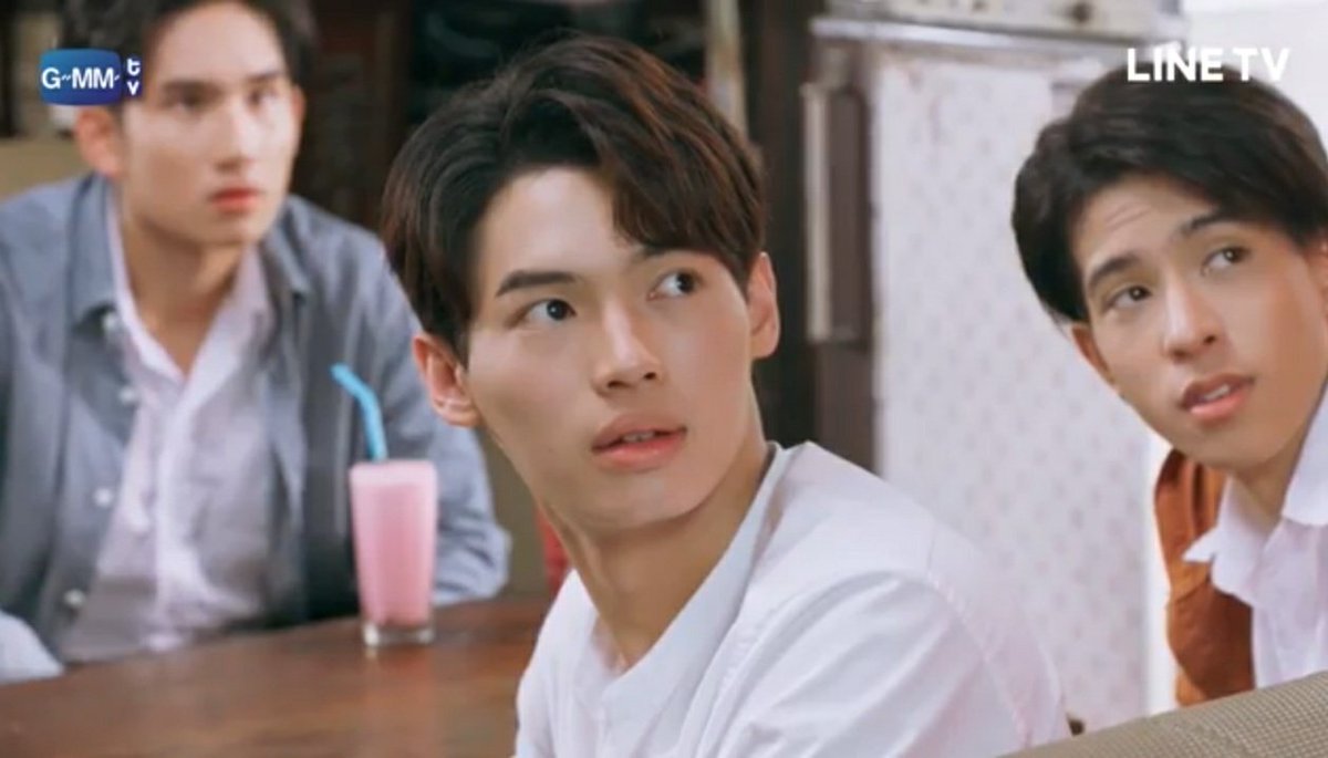 atom_mayyy's tweet photo. : มึงเลือกเลข 1 หรือ เลข 2
:: เลขอะไรวะ
: เออ... มึงเลือกมาเหอะ
:: เลือกอะไรอะ
: เออ.. เลือกมาเลขนึง
:: 1 อ่ะ
: ถ้า 2แปลว่ากูจะจีบมึง.... แต่ถ้ามึงเลือก 1 
มึงต้องโดนกูจีบ 😉
"ต่อให้มึงจะเลือก1หรือ2กูก็จะจีบมึงอยู่ดี" 
เข้าใจป่ะ

แล้วสรุป 1 หรือ 2 😶
#คั่นกูEP3 
#คั่นกู https://t.co/H3j90koQuw