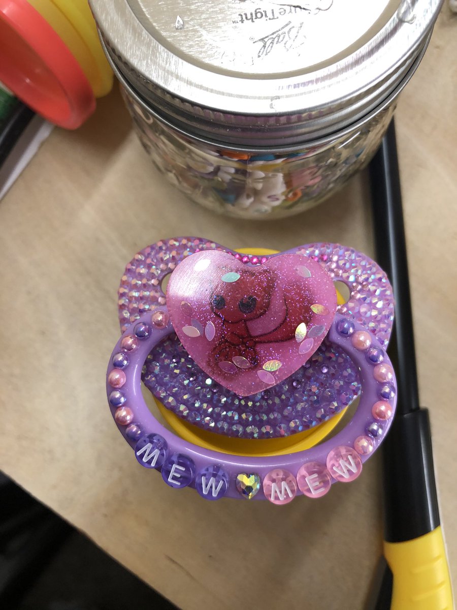 DuckiesC's tweet photo. This is not for sale it was a custom i made for someone but mew and dream ball inspired #ddlgpacifiershop #abdlpacifiershop #adultpacifiershop https://t.co/zXvYDXFfiK
