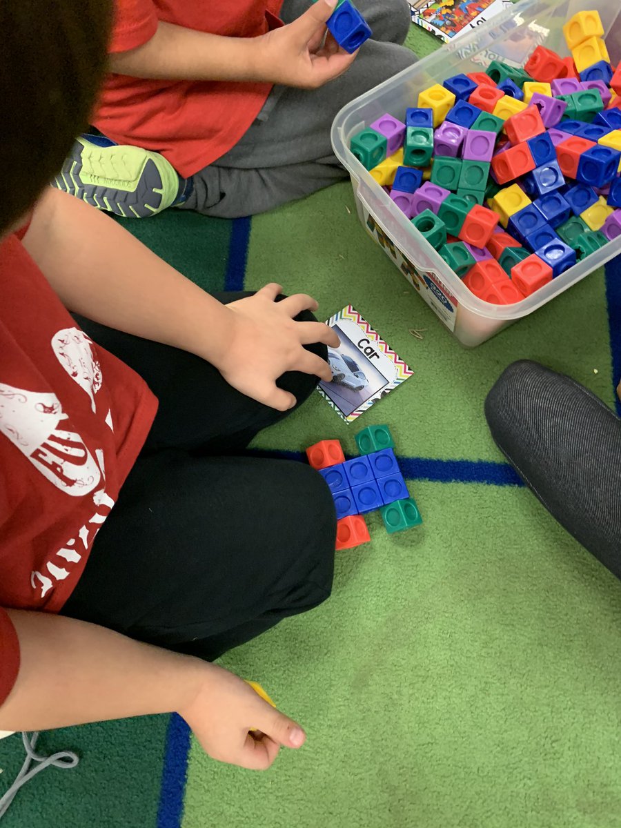 MrsBurnsPreK's tweet photo. These creative little engineers never give up, even when it may feel hard! Building objects and famous landmarks. #STEMchallengefriday @NISDMireles #JAMkinder https://t.co/3KkAmPRHSJ