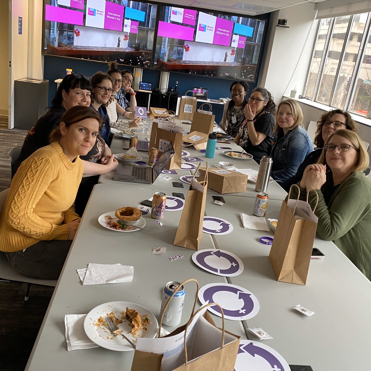 screaminggeek's tweet photo. The badass #womenatebay at @ebaypdx celebrating #IWD2020 #webay #ebay https://t.co/MNqPY8nMKE