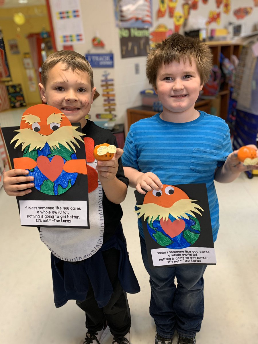 Jodilea616's tweet photo. Fun with The Lorax #DrSeussWeek #bprd @Beebe_EC https://t.co/Qm5rbdNPDF
