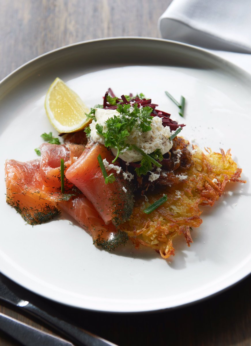 A little breakfast inspiration for the weekend... Crispy potato roesti with horseradish sour cream, gravlax & quick pickled beetroot #km_recipeinfeed instagram.com/p/B9Z6cjFnfkz/…