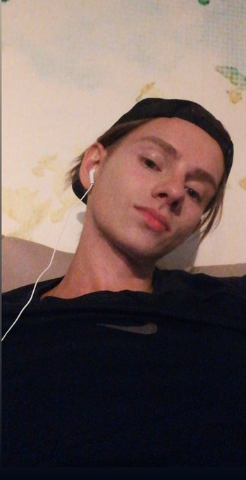 Live on @chaturbate come to say hi https://t.co/SDBeu20sHY https://t.co/3Rm0nRiJQ8<a class="tags" href="/tag/chaturbate">@chaturbate</a>