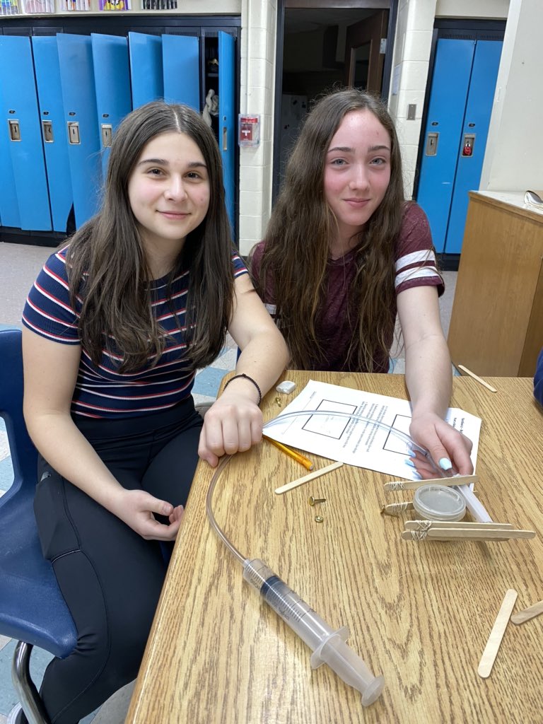 MissBFuerth's tweet photo. A great day at @williamdavisps creating robotic arms with the Grade 8’s in @Nicpala class. @LEADUWindsor https://t.co/g1jCXHAiJv