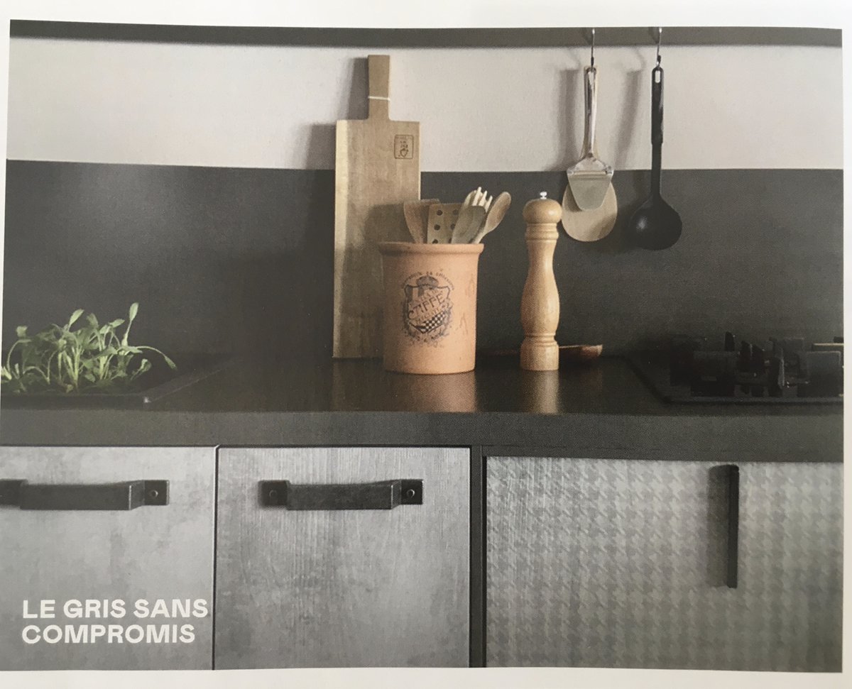 Quando il calore del legno incontra l'essenzialità materica del cemento il risultato è Loft! Grazie a <a href="/espacesmagazine/">espacescontemporains</a>! #kitchendesign #industrial