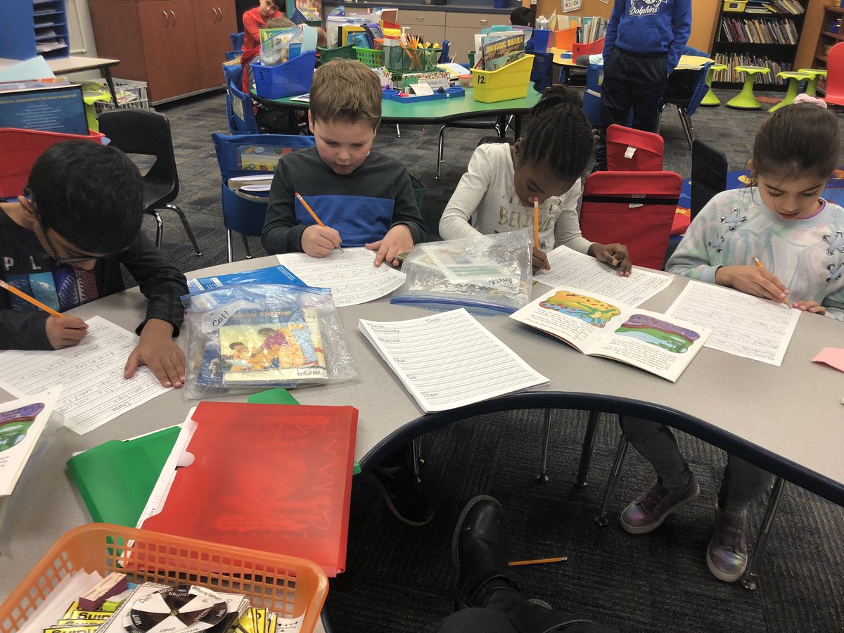 1MBrookForest's tweet photo. 1M is busy summarizing books, focusing on only the important parts. #d53learns https://t.co/oBwNlmITZu