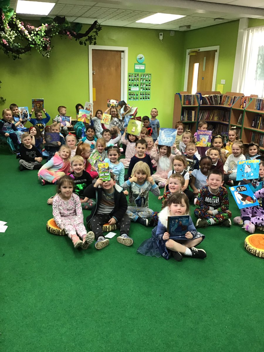 MoorsideEYFS1's tweet photo. A fantastic day sharing books and enjoying stories in celebration of World Book Day. We loved book swapping books in the library and a new story in the sunshine! ☀️📚@MoorsidePA https://t.co/69lIMbAAkh