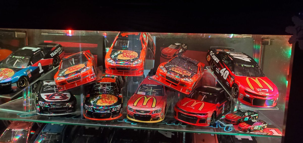 maxwell_ric's tweet photo. @GanassiChip I was wondering if this car could be put for sale? Its in your retail store and the extremely nice lady even after 2 or 3 years tells me she cant sell it since it wasnt made. Would love to add it to my McMurray collection(over 100 + cars of his) Huge fan!! https://t.co/x7VnCxsJLx