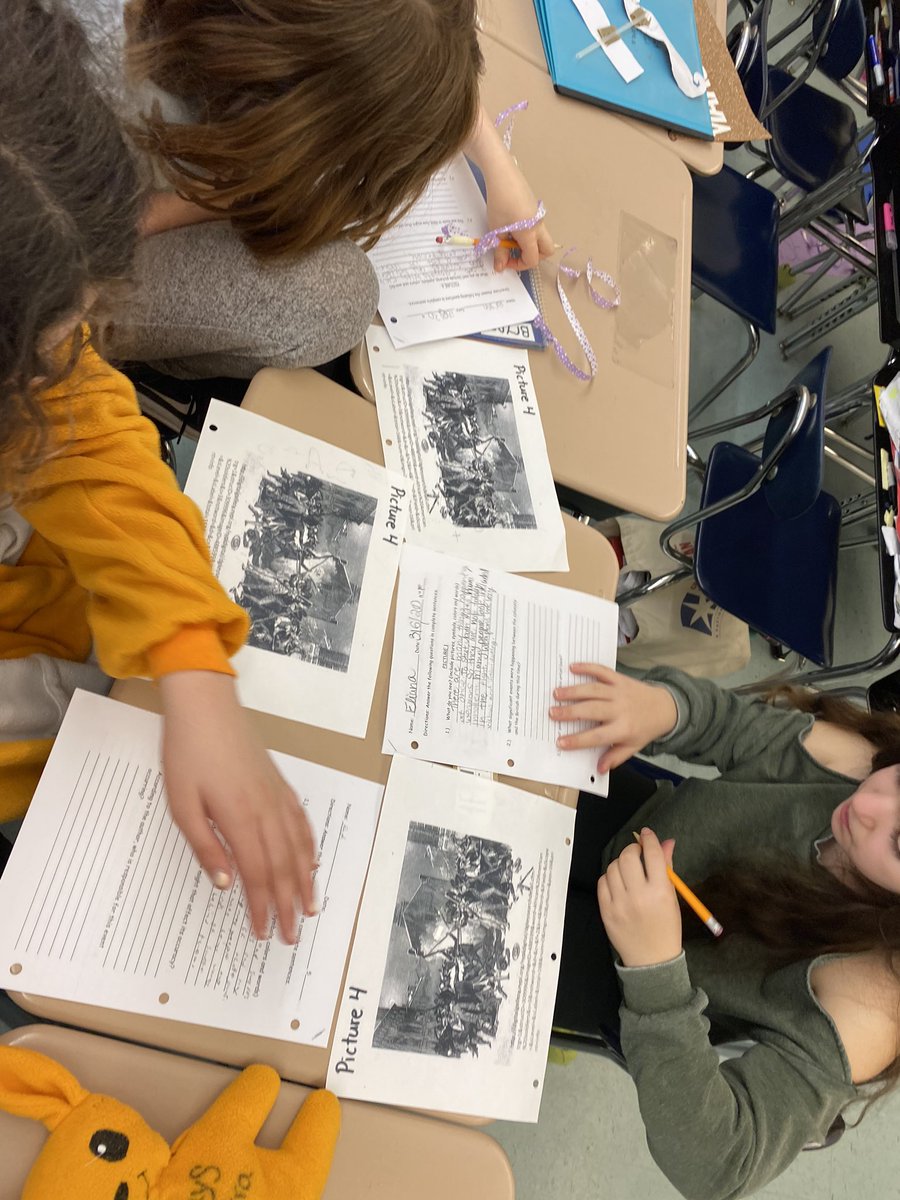 CourtFerraro19's tweet photo. Working together to examine various Boston Massacre propaganda!! #itsgottabeBHE #handsonhistory https://t.co/J7z1UHkv80