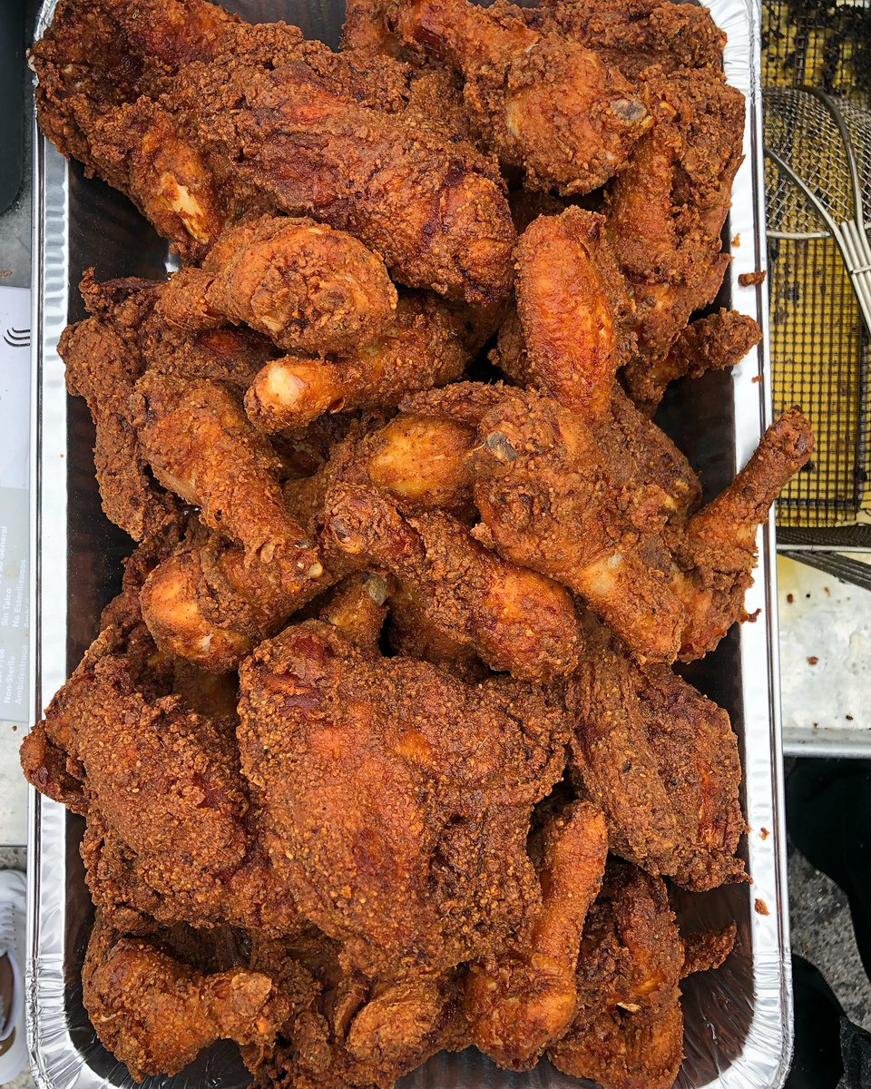 killensbbq's tweet photo. Join us for our @killenstx fried chicken pop-up Saturday, March 7th at 11 am, 101 Heights Blvd. #killenstx @HoustonHeights https://t.co/48pPtDiVs3