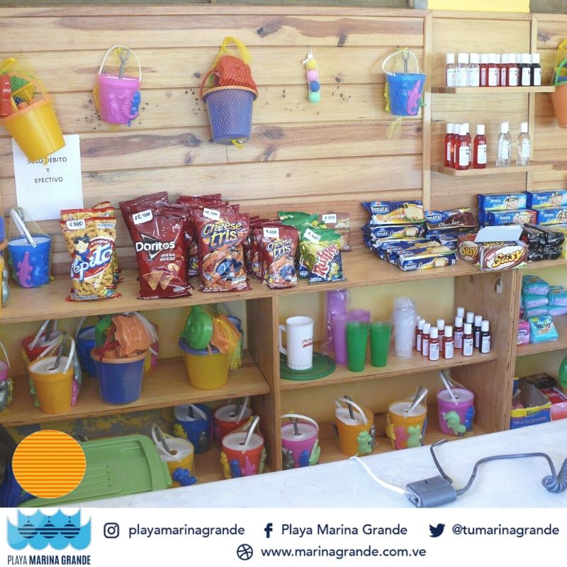 En #PlayaMarinaGrande  ofrecemos en los kioskos que se encuentran en nuestras instalaciones, ventas de variedad de productos para el disfrute de un día de playa estupendo ⛱🌊☀🕶👙
#Amigos #Vargas #Playa #Paseo #Familia #CuidatuPlaya #Seguridad #FindeSemana