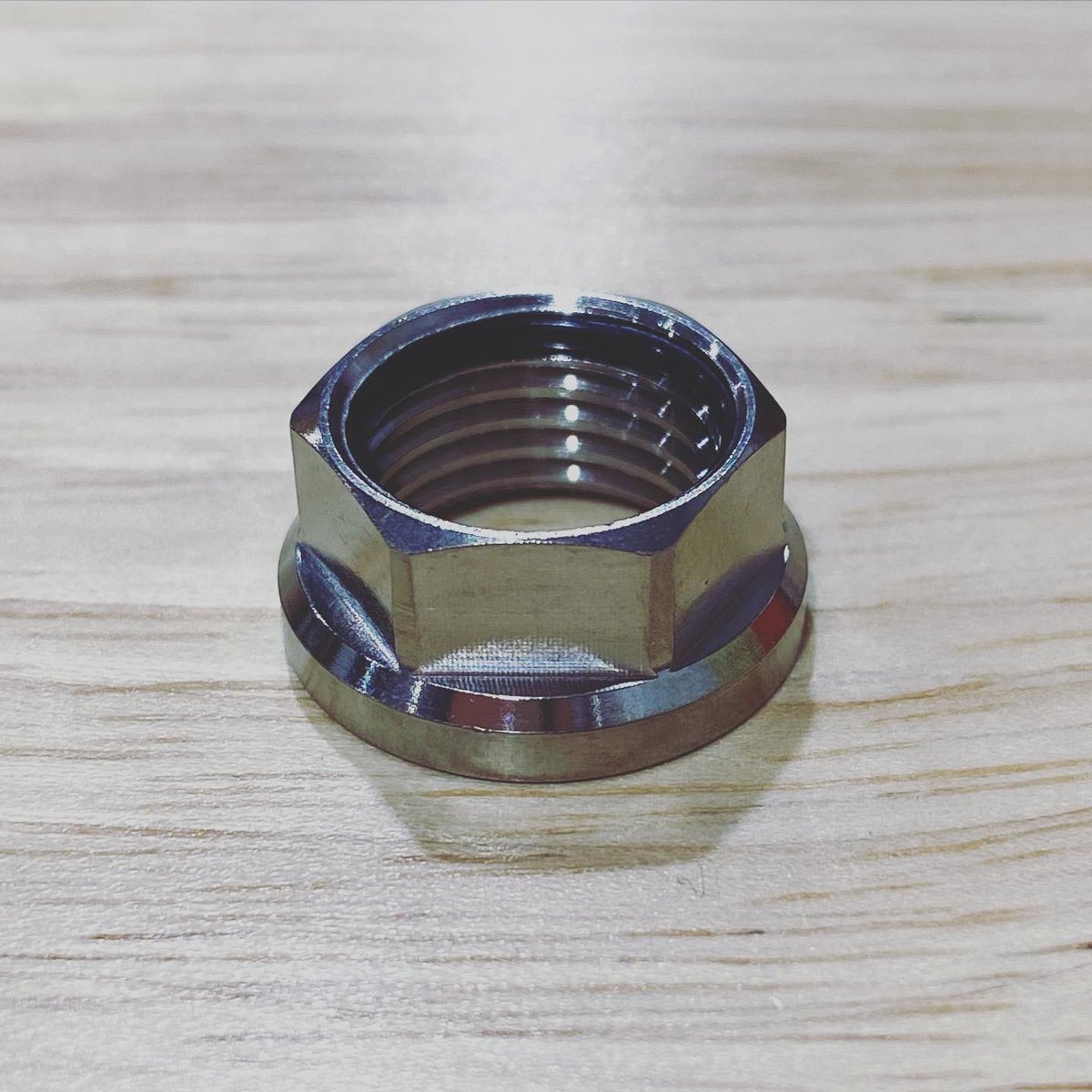 SmithTitanium's tweet photo. #FastFactFriday -  Did you know we were the first to make the 1/2 -20 reduced hex Ti nut? We designed it &amp; built it so you can use a 9/16 wrench.  Our nut has a replaceable locking ring that has better memory than nylon.  #leadingthewaythruinnovation #patentpending #SmithTiBolts https://t.co/Ggg95vmfB2