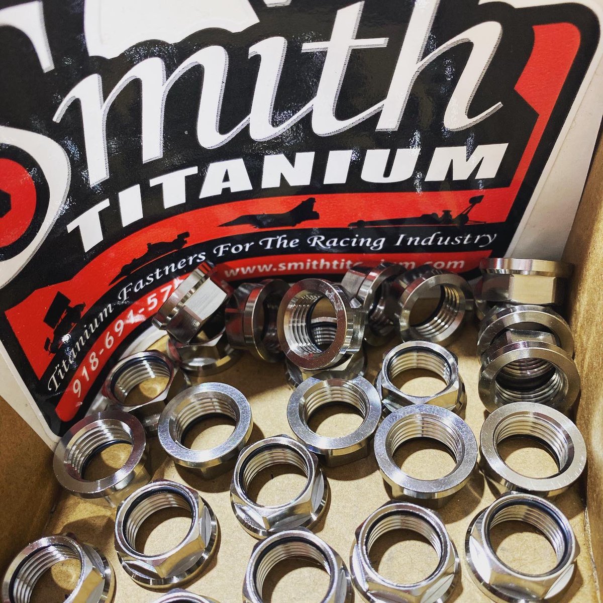 SmithTitanium's tweet photo. #FastFactFriday -  Did you know we were the first to make the 1/2 -20 reduced hex Ti nut? We designed it &amp; built it so you can use a 9/16 wrench.  Our nut has a replaceable locking ring that has better memory than nylon.  #leadingthewaythruinnovation #patentpending #SmithTiBolts https://t.co/Ggg95vmfB2