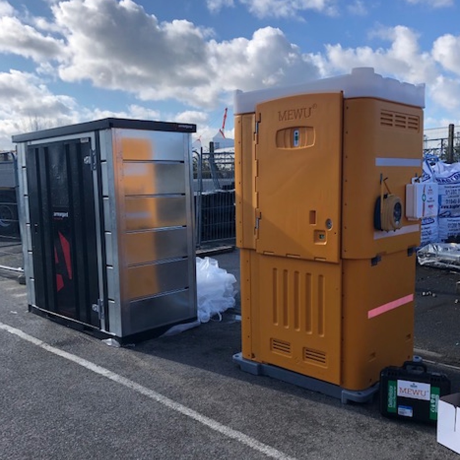 SelectequipLtd's tweet photo. Setting up today's #safety #showcase was rather rapid, thanks to the #MEWU and the @ArmorgardLtd #FormaStor
Both the MEWU and the Forma-Stor are built with a #modular frame for rapid assembly on site - at the point of work
https://t.co/fgtqEhmHxB
#Roadshow #DemoDay #Welfare https://t.co/UqQ0fpSWf3