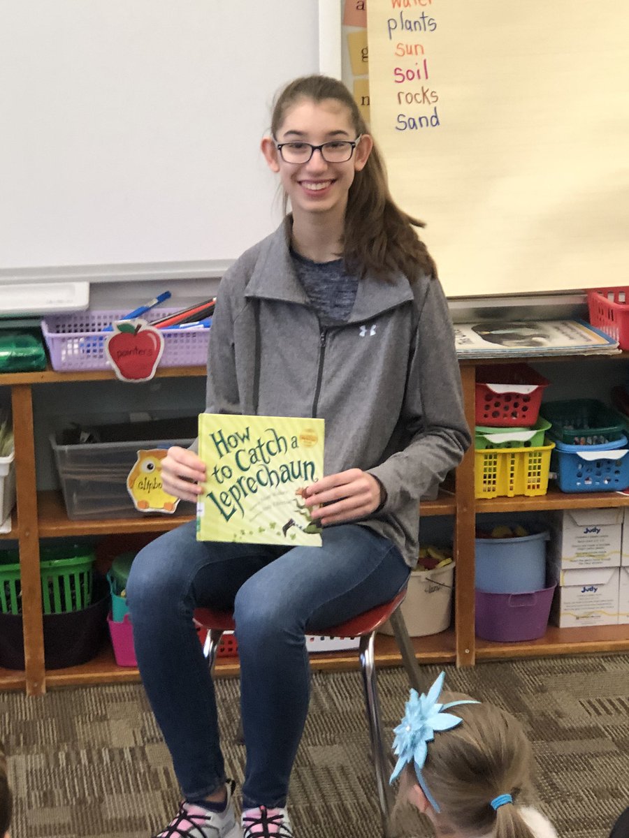 MrsHansenFRSD's tweet photo. To celebrate Read Across America week we had a special guest reader...Jillian Hart, a former student of Mrs. Hansen! Thanks for coming back to Robert Hunter. #RHRaccoons https://t.co/cv7HHpfGna