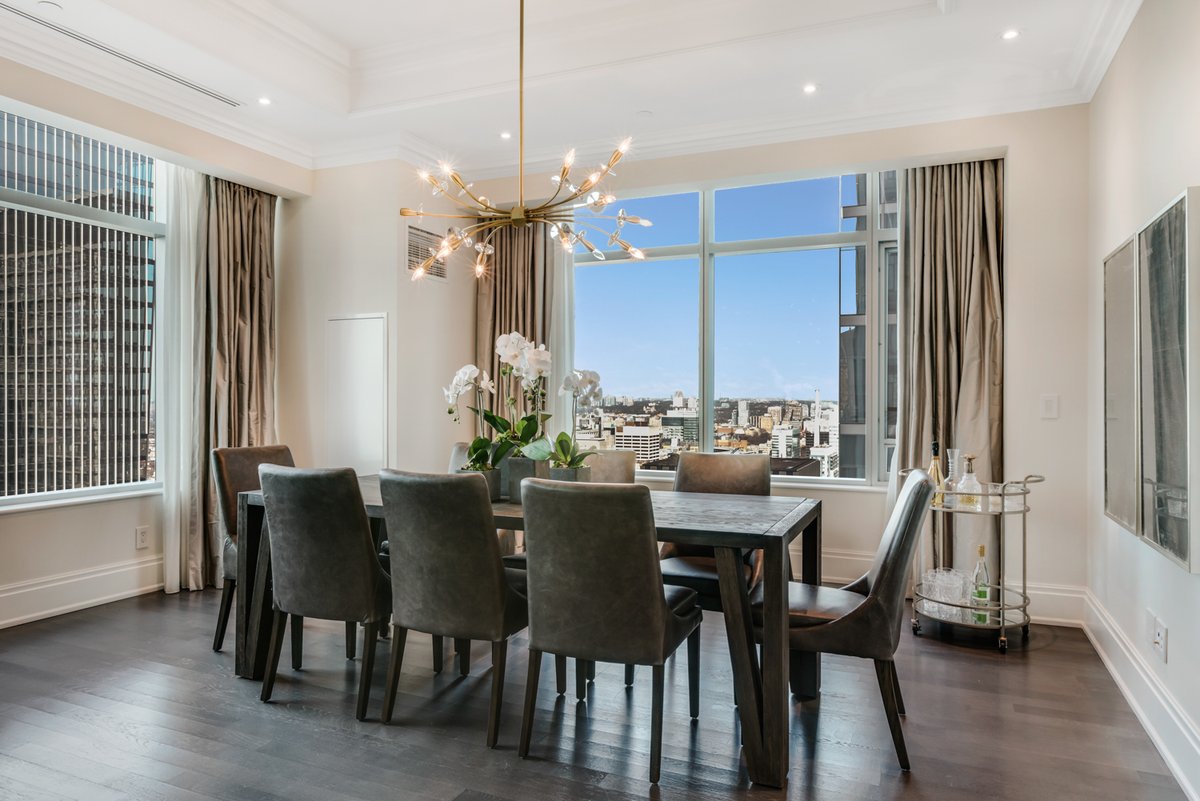 StRegisAdelaide's tweet photo. Friday evenings are for family gatherings at home. Enjoy the beautifully spacious living spaces in your suite at the Residences at the St. Regis Toronto. #LiveExquisite https://t.co/TsjMwePMWz