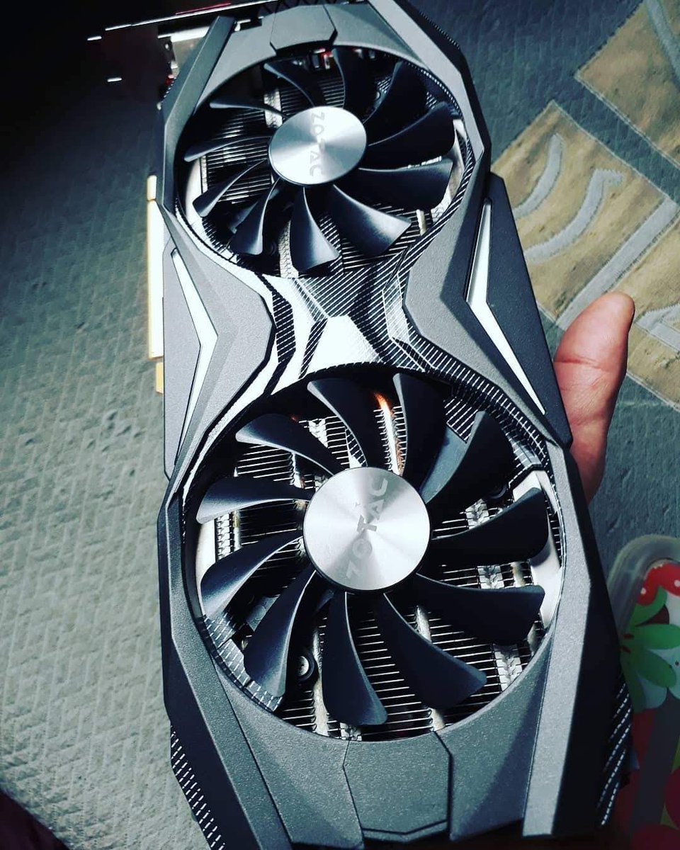 ZOTAC_DACH's tweet image. Was war dein erster Eindruck als du deine erste ZOTAC GPU in Händen gehalten hast? 🤔 

#GTX1070 #LiveToGame