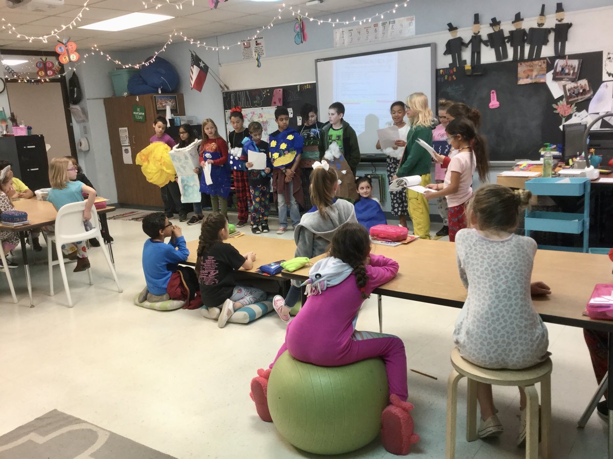WOW! ⛈ Thank you <a href="/Joy45963468/">Joy</a> for bringing your 4th graders down to help us learn about the Water Cycle! What a performance! After you left I had kids still talking about the dinosaurs! #thinkbiglisd <a href="/LampasasKWE/">Kline Whitis Elem</a>