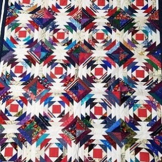 Dvmheather's tweet image. #igquiltfest2020 Scrappy quilt.  I was digging to the bottom of all my scrap baskets for enough jewel tone scraps for this quilt. It was a major scrap buster.  #scrapquilting #scrapquiltsarethebest #scrapquiltsaremyfavorite #pineapplequilt #pineapplequil… ift.tt/3cyYhw1