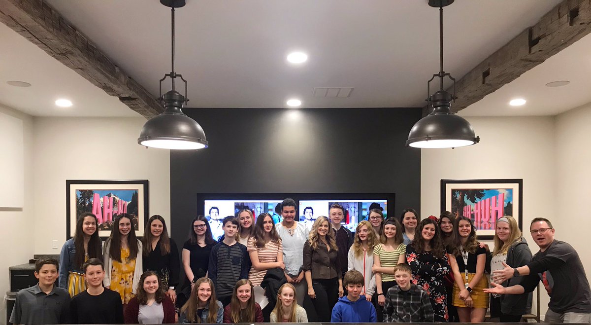 ElizabethRoeda's tweet photo. Grissom Middle School Art: Thank you Pathfinders advertising agency and James Jursinic  for supporting our art students with a tour, an introduction to the history of advertising and an exciting PBL logo design project. #pathfinders #phmexcellence https://t.co/rjjVSHHJOq