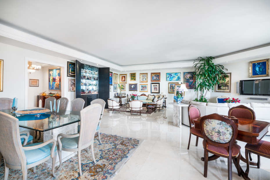 60 Edgewater Dr, Unit PH3-C- Breathtaking eastward views of Downtown Miami, Cocoplum Marina and Biscayne Bay. Spacious open floor plan with Great Room featuring a built-in bar, marble floors, impact picture windows with sliding doors to oversized balcony ow.ly/bWv650ymPPH