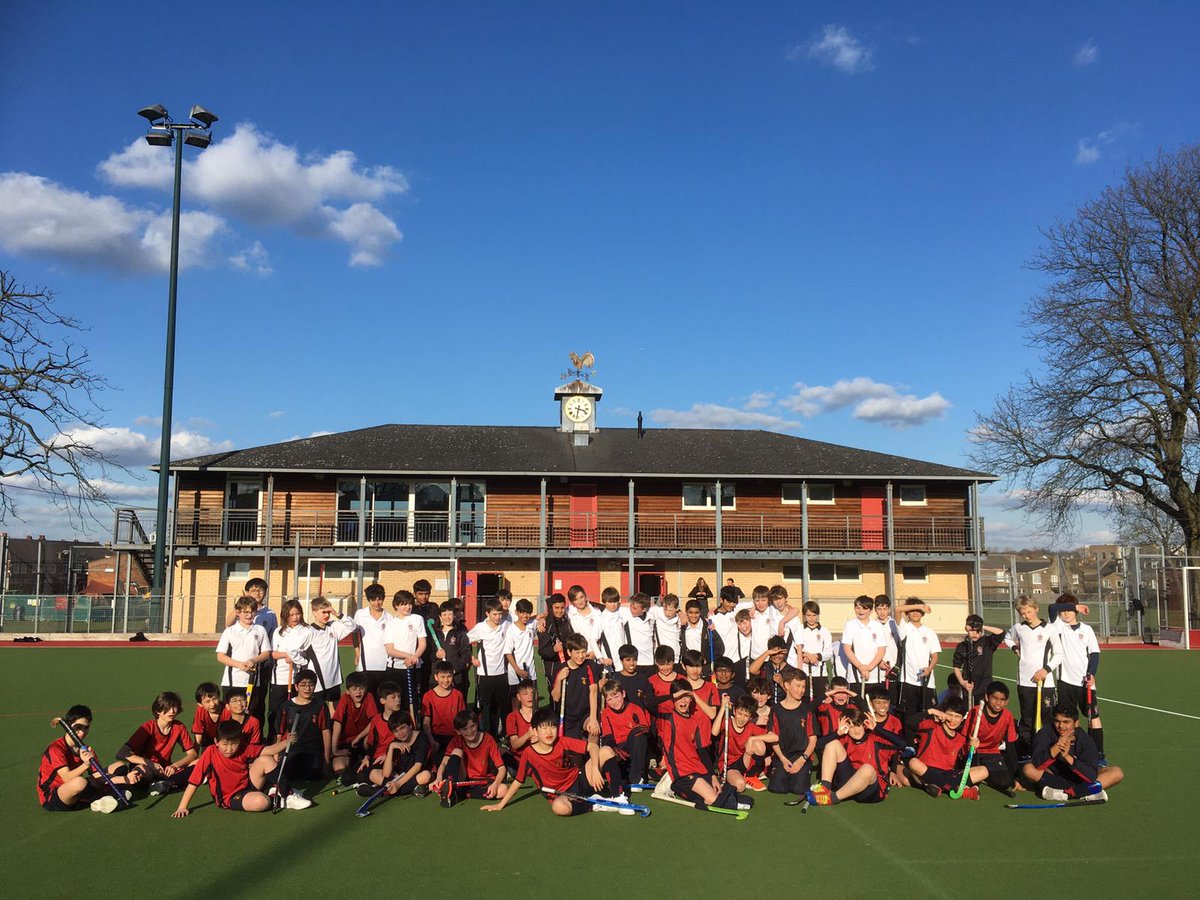 Alleyns_Sport's tweet photo. @AlleynsSport U12 EFGH teams had a lovely afternoon in the sun (!!!) @Alleyns_School as we matched up with @KCSHockey across 8 year 7 teams home and away. https://t.co/vysdjrdHoQ