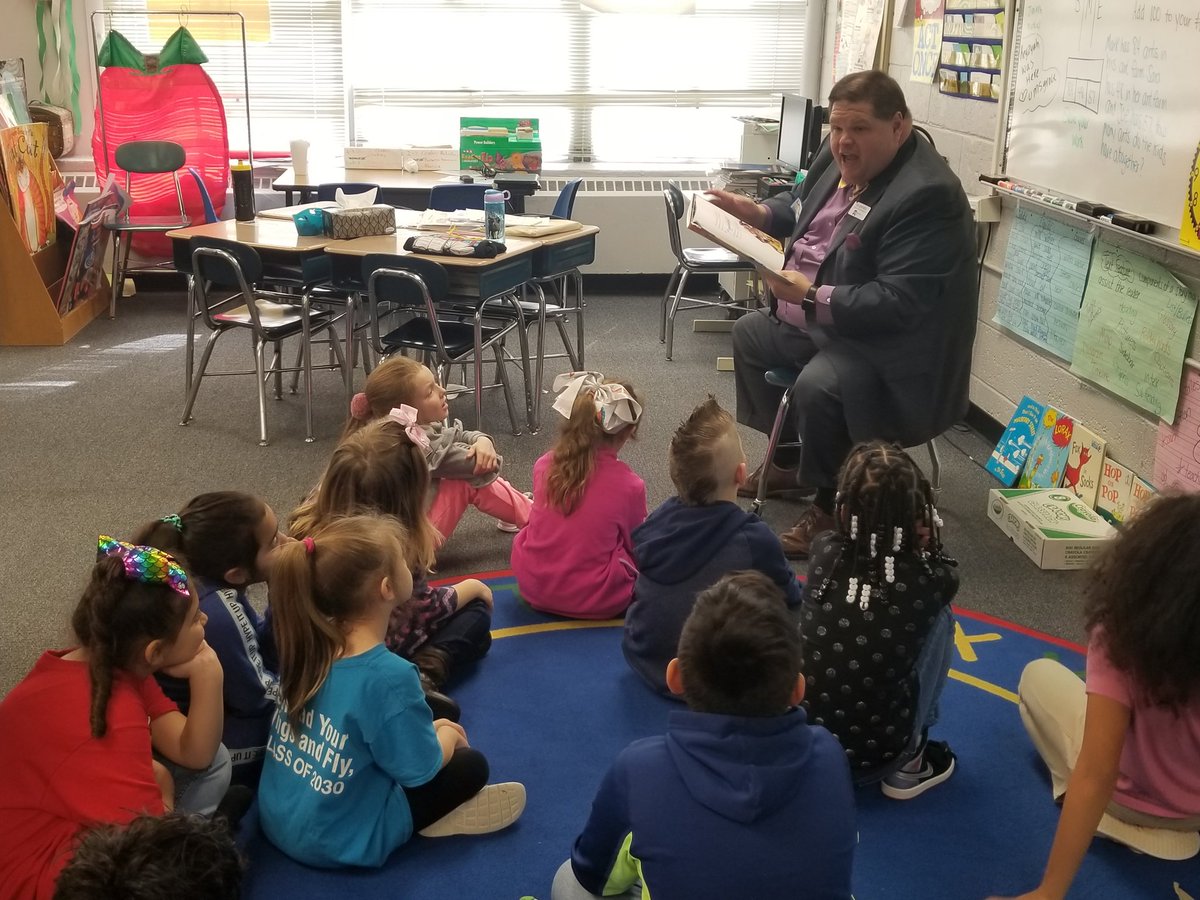 Thank you to Dr. Larry Webb for reading to our 2nd Grade class! 
<a href="/FCSchoolsNC/">Franklin County Schools</a> <a href="/cmg74DZturtle/">Chrisanne  Groce</a> <a href="/neetneet1976/">Benita Arrington</a> @DrWebb2016 
<a href="/FranklintonElem/">Franklinton Elem</a> <a href="/here_is_hannah/">Hannah Bethea</a> 
<a href="/JNWilkerson1127/">Jamie Wilkerson</a>