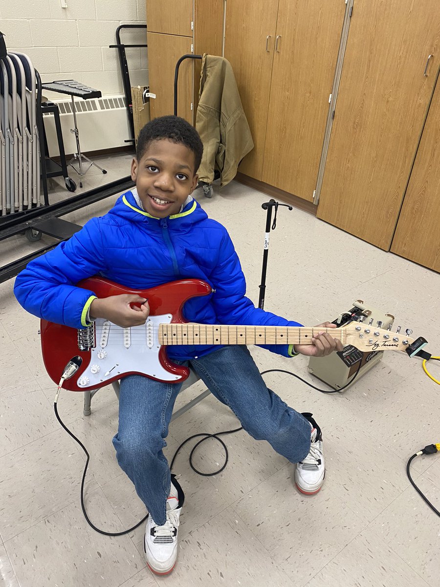 VFESchoolofRock's tweet photo. VFE School of Rock student Elijah at Guitar 102  using our brand new electric guitar donated by @PaulEffmanMusic Thank you for your donation and support to VFE School of Rock. #VFESOR2020 https://t.co/xWnxiGhh1s