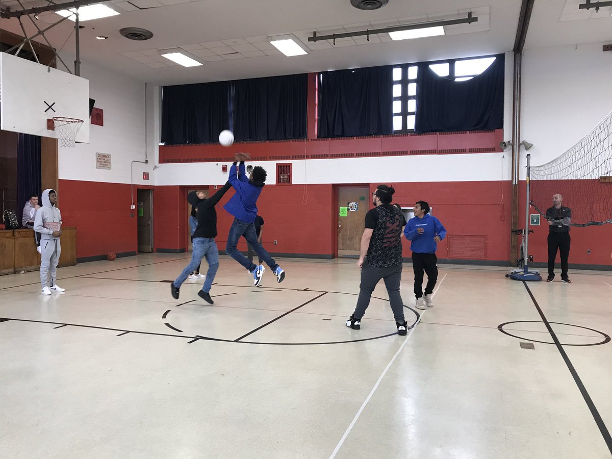 marisa_saccardo's tweet image. Getting physical for “March Forward” at NRHS extension!
Thanks @KenRose1023 for setting up the tournament
📸: @MsReynoldsMath