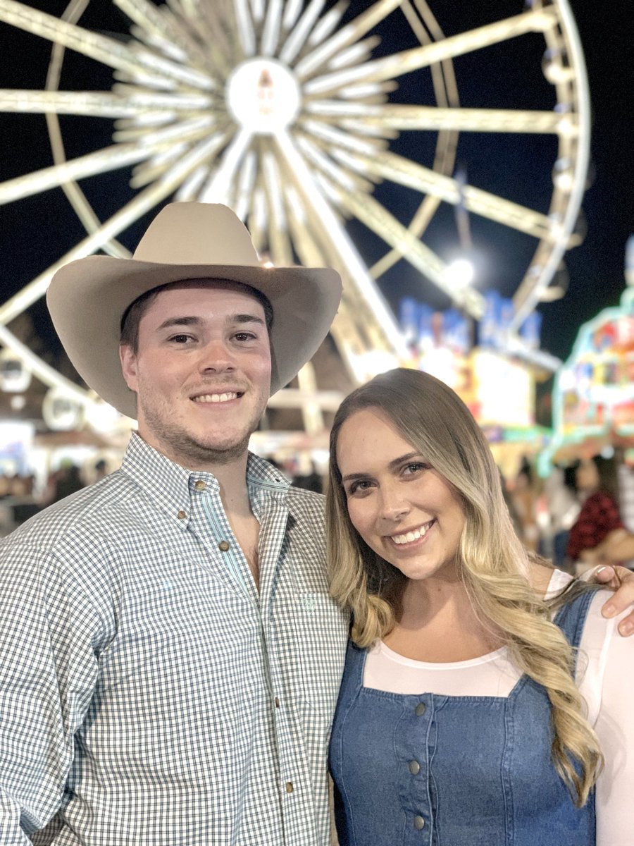 NeniReed95's tweet photo. My favorite Horsey at #houstonrodeo 😍🎡🤠 https://t.co/QSvkGux8RF
