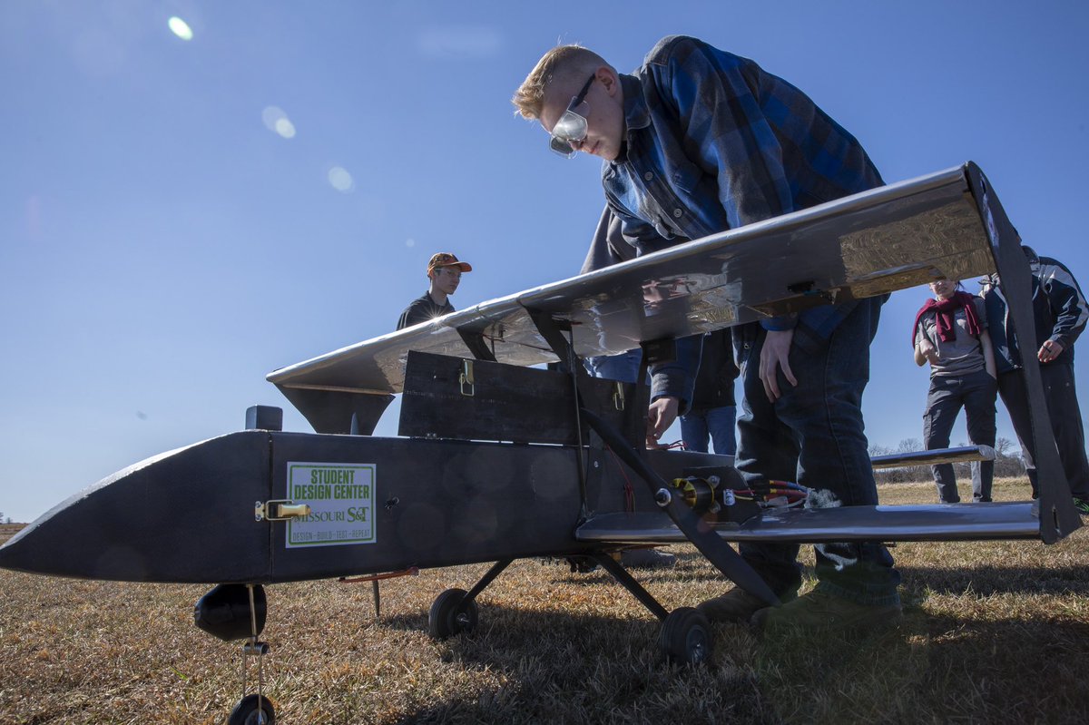 MinerAviation's tweet photo. Miner Aviation needs help from donors like YOU! There’s only SEVEN DAYS left in our campaign! We can’t accomplish our dream of succeeding at competition without your help! Become a part of the “Miners in Flight” today and help our team soar in April!! (link is in our bio) https://t.co/ScK94Jgwj4