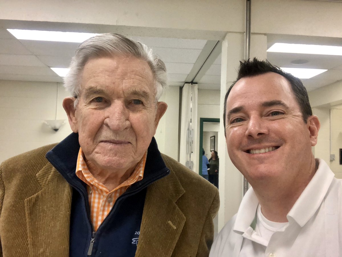 lucky13wxman's tweet photo. I was flipping pancakes ๐ฅ at the OโConnor Senior Center #pancakefest this morning and had the pleasure of seeing Coach Johnny Majors! #GoVols https://t.co/k5NVQaO5b7