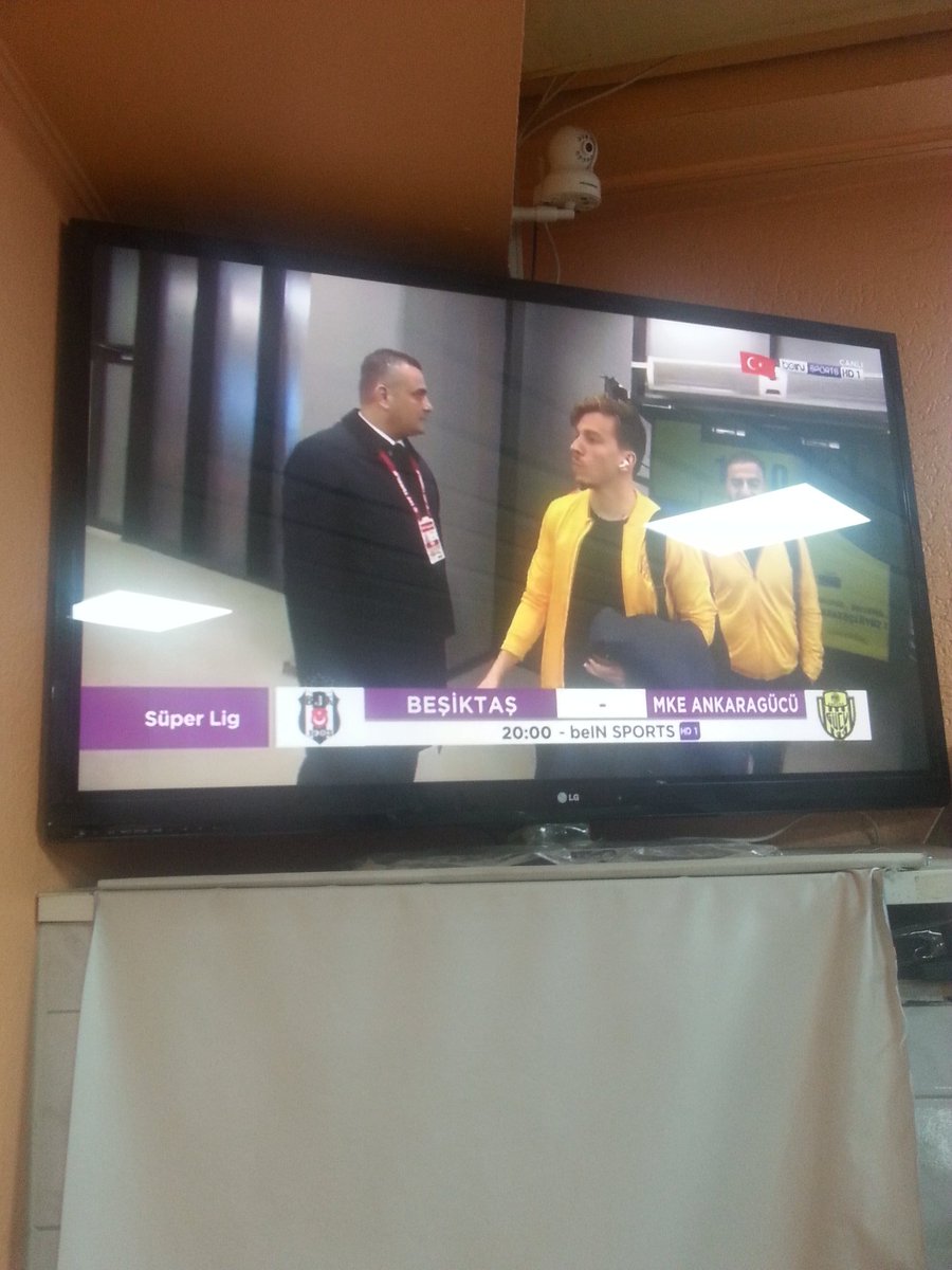 İş yerinde maç keyfi...
Haydi Kara kartalım... 💞💞💞