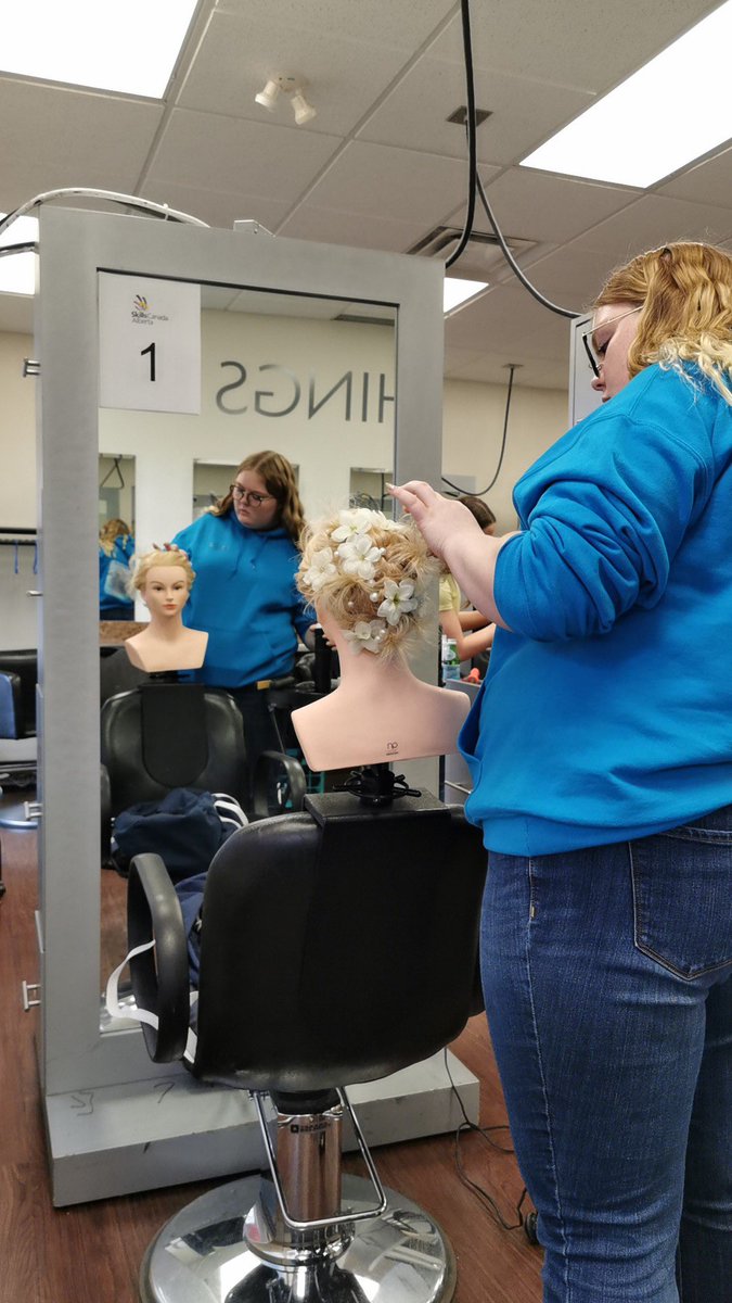 akneeland7711's tweet photo. Yay!! Miss Brooke Kirk made it to the Provincial SKILLS competition in bridal hairstyling! #csd71 #cosmoclass https://t.co/ti0QQVbO7K