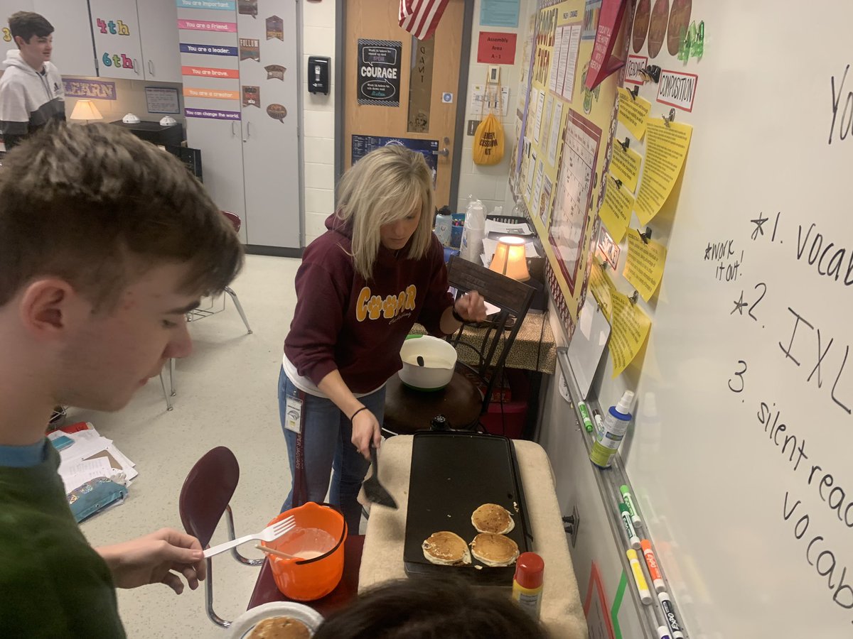 sarahw223_'s tweet photo. ain’t no party like a pancake party #BestJam @kiki_mpr @TheAndyShieldss @lauren_lan @RCHSFMP 🥳🥳🥳 shoutout to @Mrs_Dant for being Gordon Ramsey!! https://t.co/g2CFM4w79k
