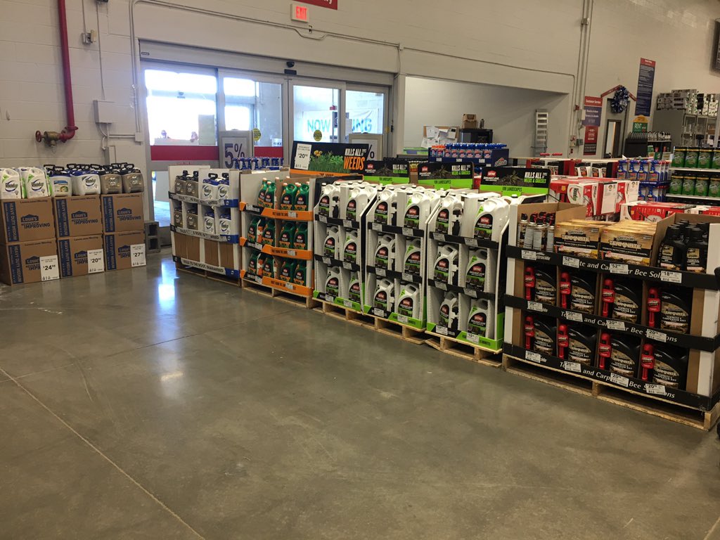 Front entrance at Millington Lowe’s 1869 is ready for spring! We’re fighting bugs on one side and weeds on the other! Boom! 💥#ALLIN <a href="/RecoWatson/">Reco Watson</a> <a href="/RobertJ55597237/">Robert Jefferson</a> <a href="/CogdellJoel/">Joel Cogdell</a>