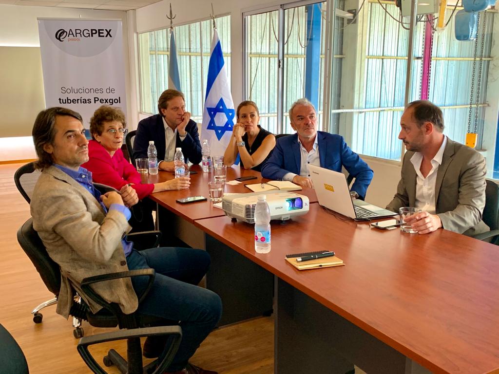 Me reuní con la embajadora de Israel en Argentina, Galit Ronen, para abordar medidas de adaptación al Cambio Climático a través la optimización del recurso hídrico, comprometidos a trabajar en una agenda de colaboración mutua que beneficencie a ambas partes.