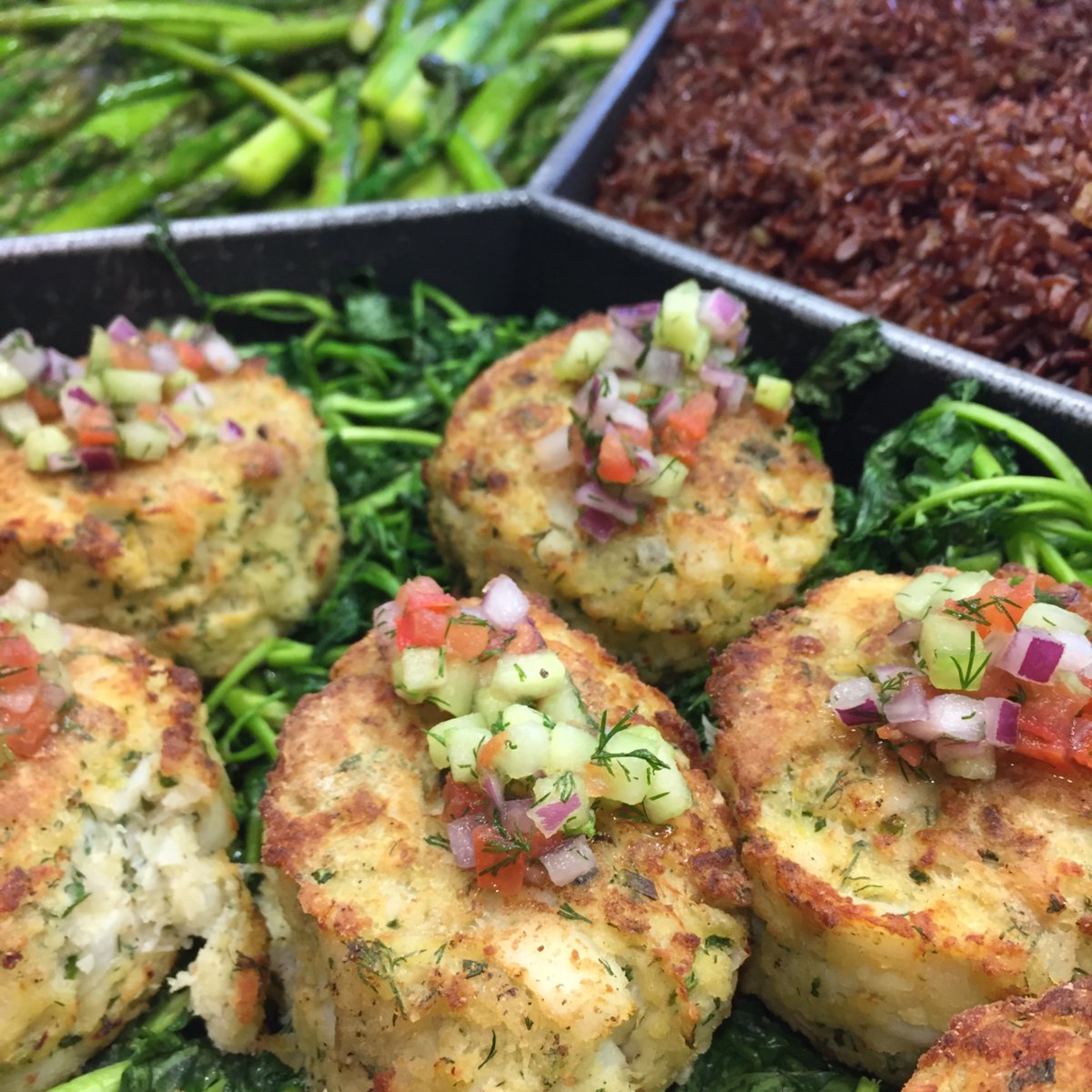 HarvestIFNH's tweet photo. DYK (Did You Know)...

Thank #COD it’s #Friday!

Fin-Fish the week off #strong with Seared Cod #Cakes topped with #Dill &amp; #Cucumber #Relish!
Served with #Red #Jasmine #Rice, #Asparagus &amp; #Watercress!

@RutgersIFNH @ru_hdt @RutgersDining @RutgersSEBS @rutgersalumni @RutgersNB https://t.co/YCbDesvwAA