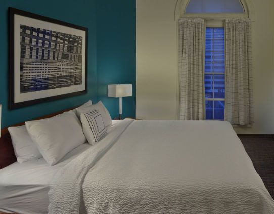 ResInnHartford's tweet photo. Today's the #nationaldayofunplugging - we suggest unplugging in one of our roomy #suites! 

https://t.co/K9AJfDS83Q https://t.co/5V3V2IBchF