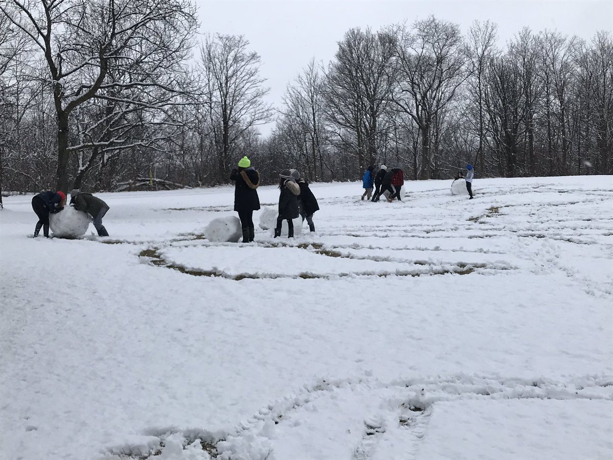 MmeBell's tweet photo. Tu voudrais un bonhomme de neige??? https://t.co/iZVrfOtgYz